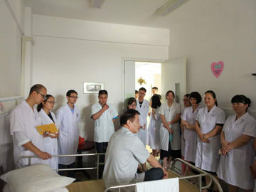 教學(xué)查房.jpg 教學(xué)查房.jpg