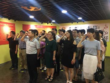 參觀監(jiān)獄2.jpg 參觀監(jiān)獄2.jpg