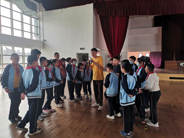 學(xué)雷鋒志愿2-01暖身活動(dòng)環(huán)節(jié).jpg 學(xué)雷鋒志愿2-01暖身活動(dòng)環(huán)節(jié).jpg