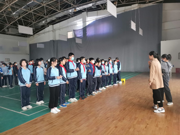 學(xué)雷鋒志愿3-01暖身活動(dòng)環(huán)節(jié).jpg 學(xué)雷鋒志愿3-01暖身活動(dòng)環(huán)節(jié).jpg