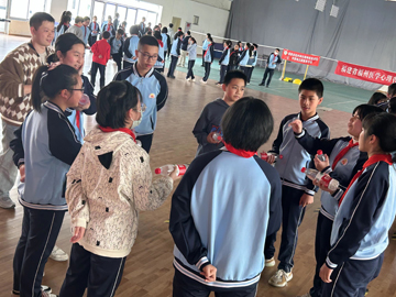 學(xué)雷鋒志愿4-02素質(zhì)拓展活動(dòng).jpg 學(xué)雷鋒志愿4-02素質(zhì)拓展活動(dòng).jpg