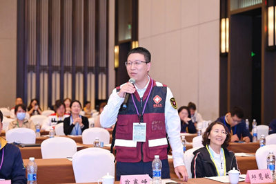 翁賽崢主任作點評發(fā)言.jpg 翁賽崢主任作點評發(fā)言.jpg