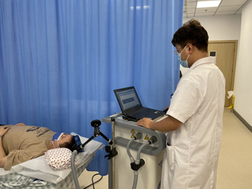 經(jīng)顱磁.jpg 經(jīng)顱磁.jpg